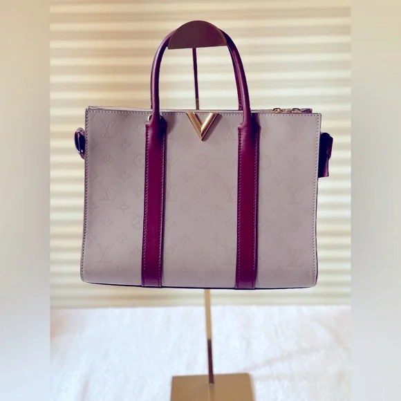 Louis Vuitton Monogram Cuir Plume Very Tote MM Mastic Raisin - Picture 1 of 12